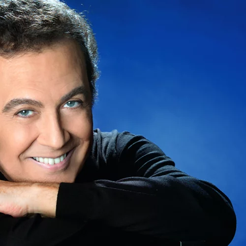 Αποχαιρετώντας τον Τόλη Βοσκόπουλο και μαζί μια ολόκληρη αισθητική